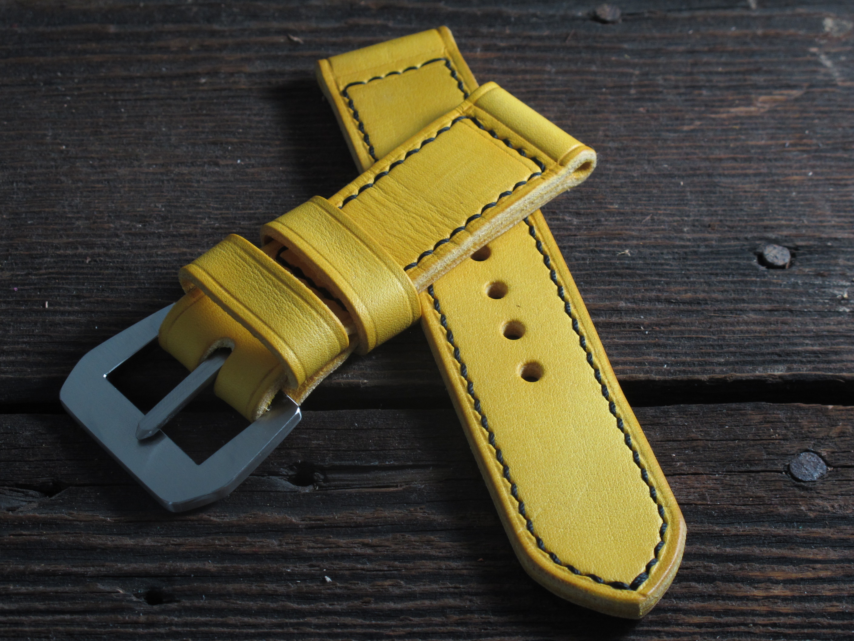 "Limone" handmade leather strap