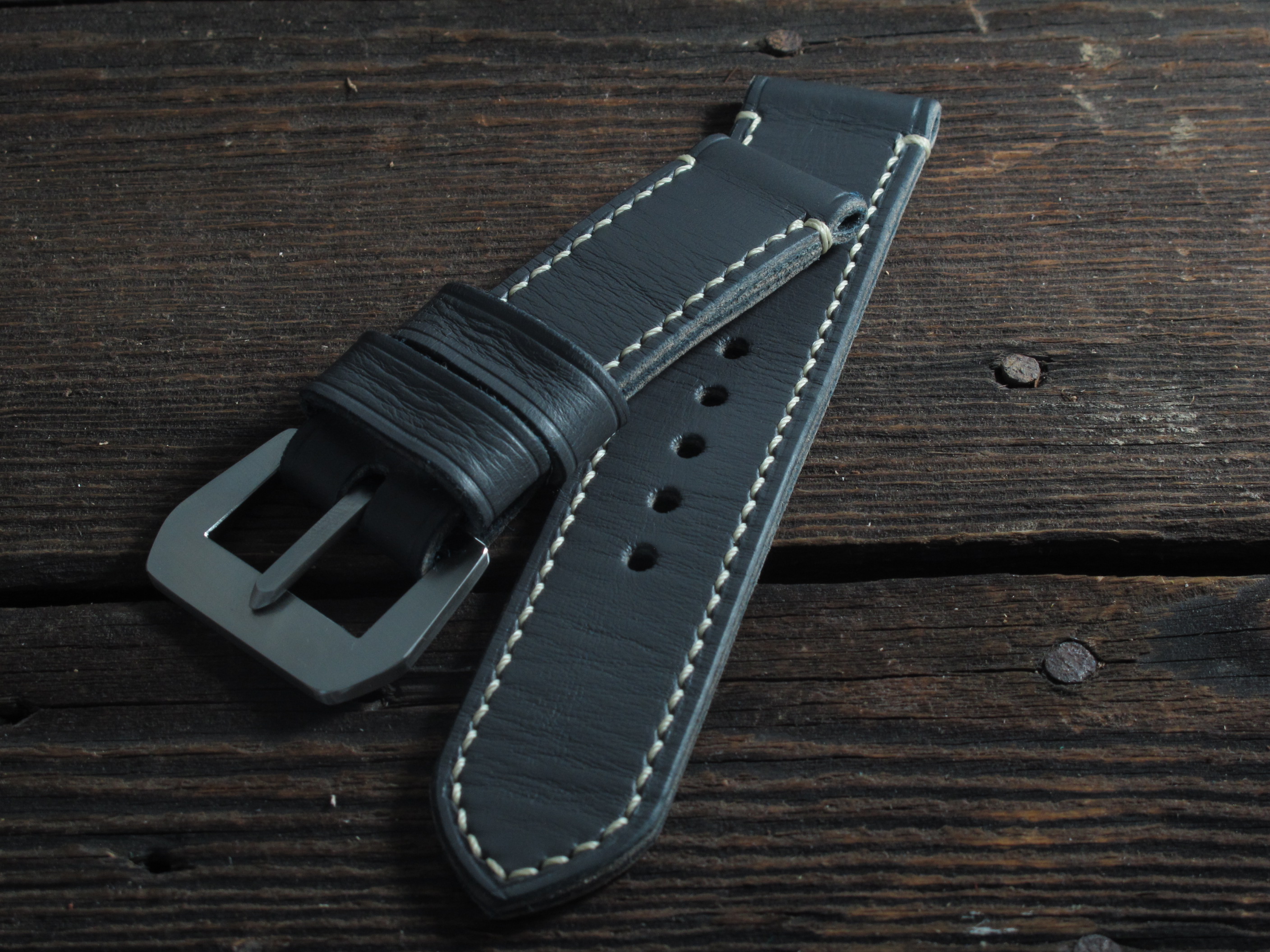 "Grafite" handmade leather strap - Image 2