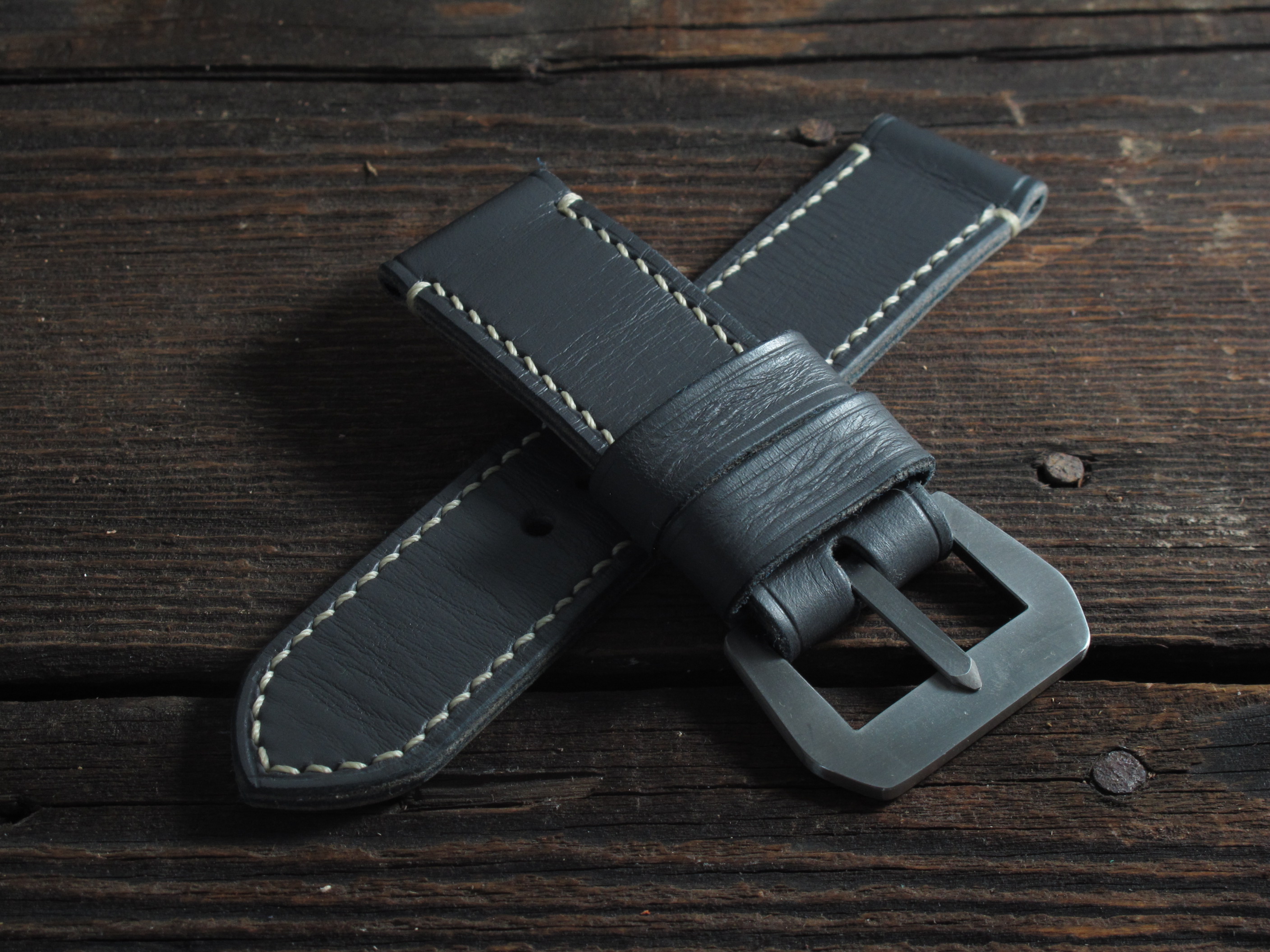 "Grafite" handmade leather strap