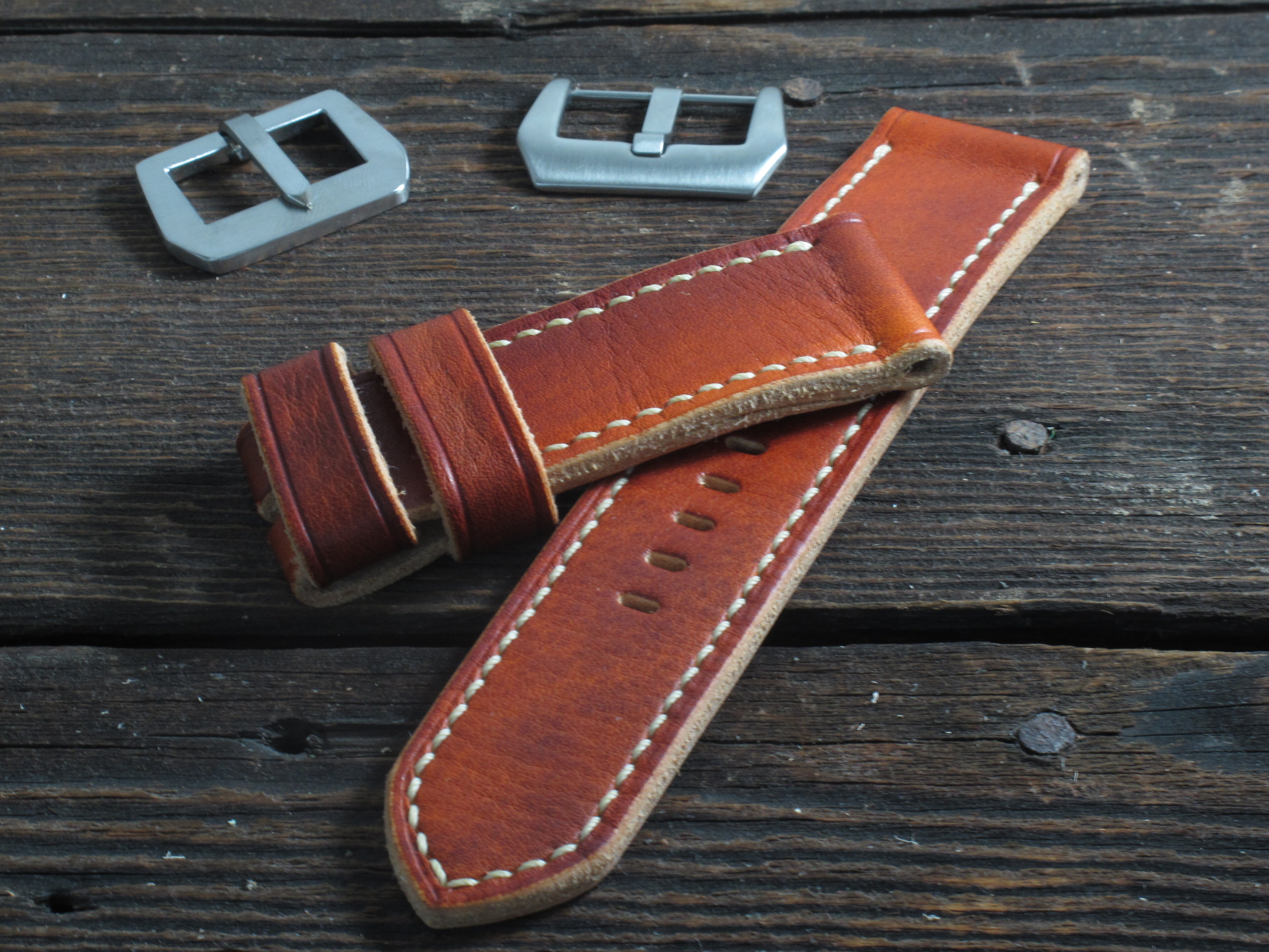 "Decima" handmade leather strap