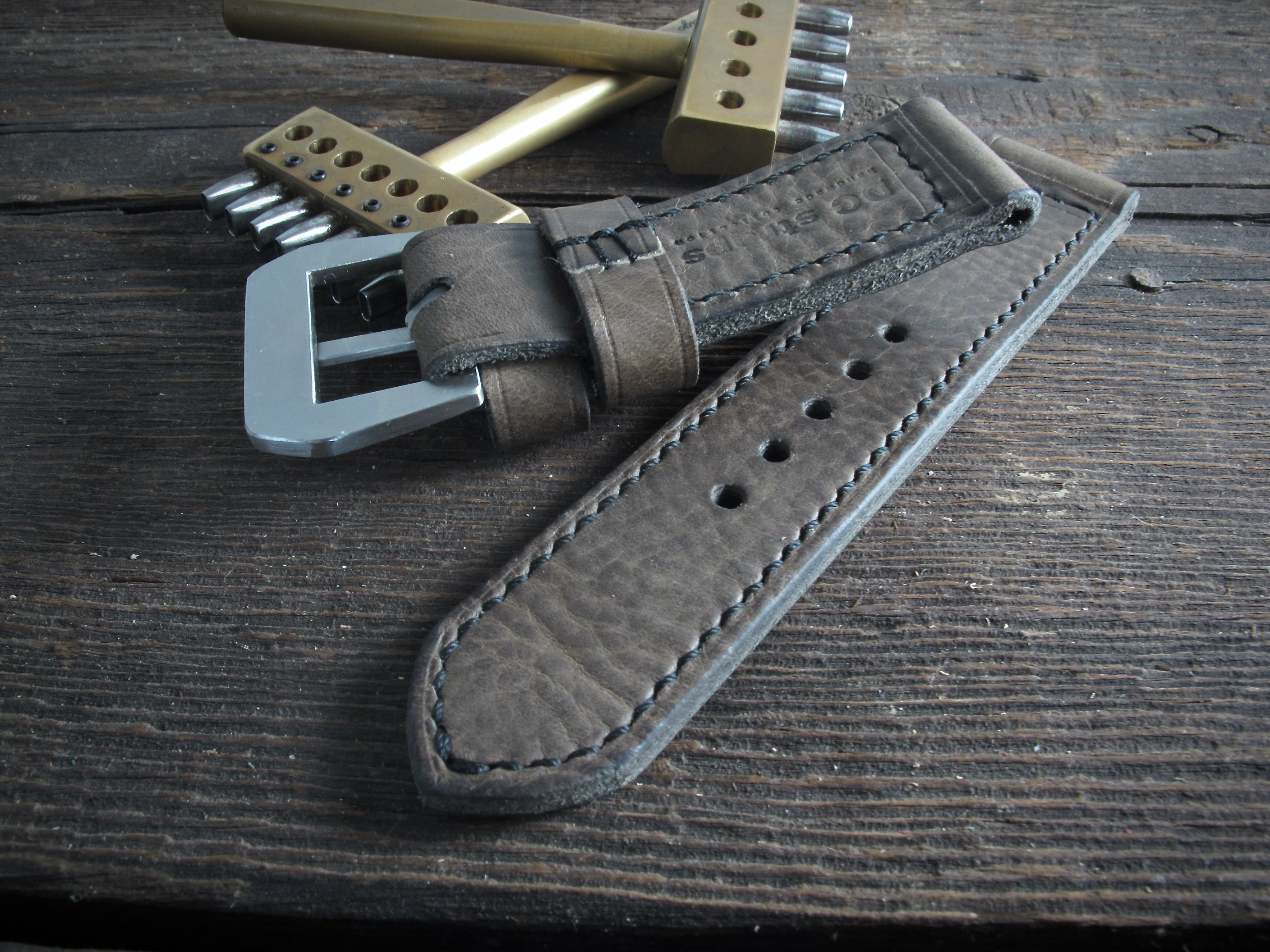 "Grigio" handmade leather strap - Image 5