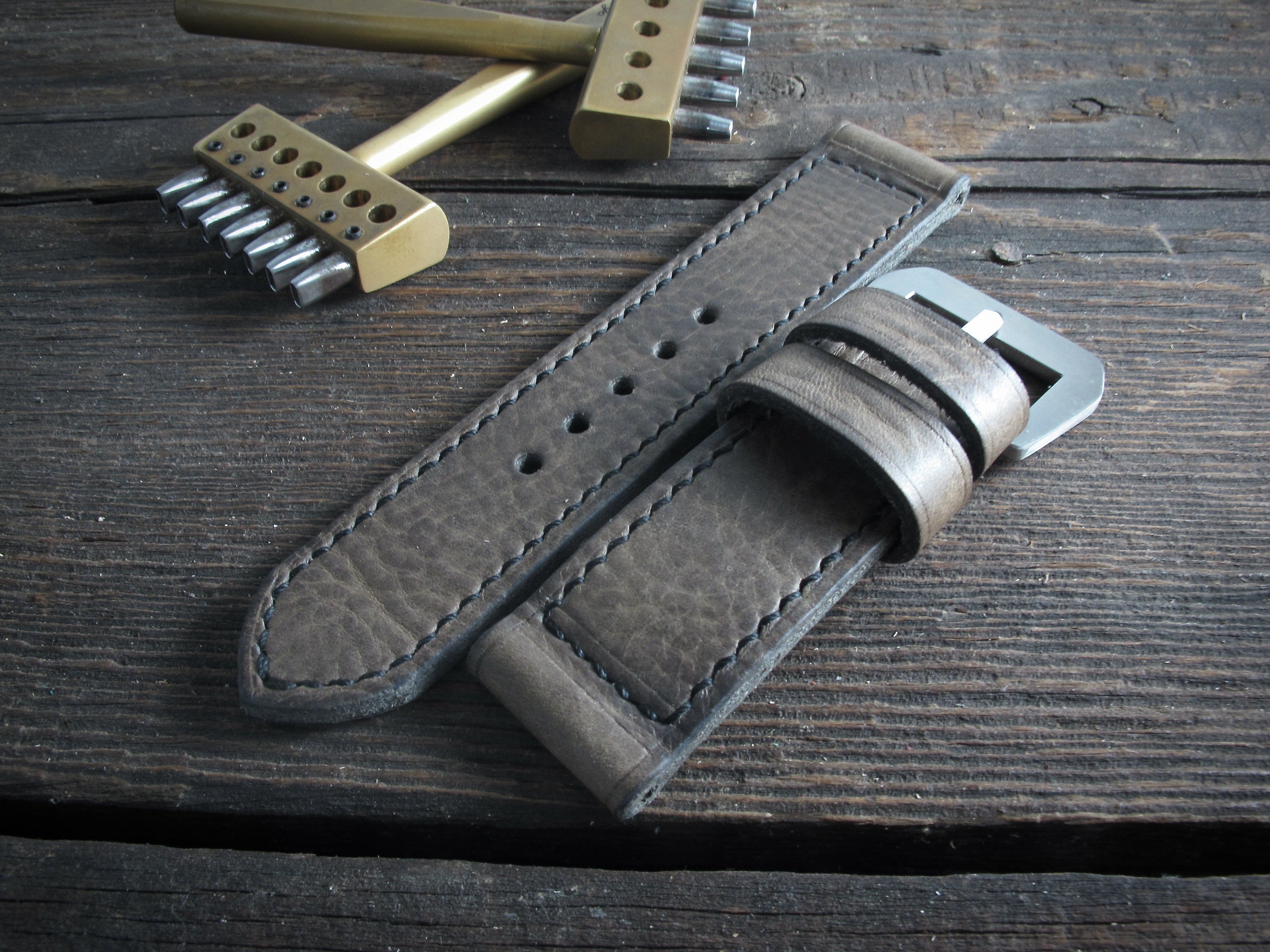 "Grigio" handmade leather strap - Image 2