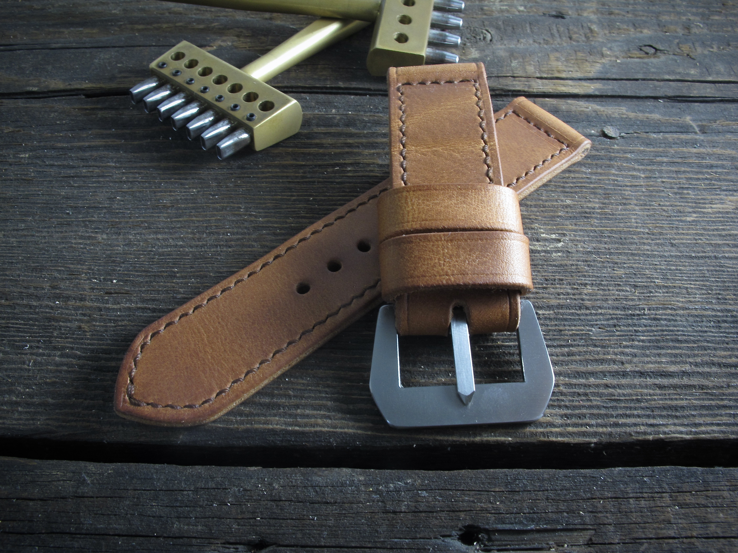 "LP Tan" handmade leather strap