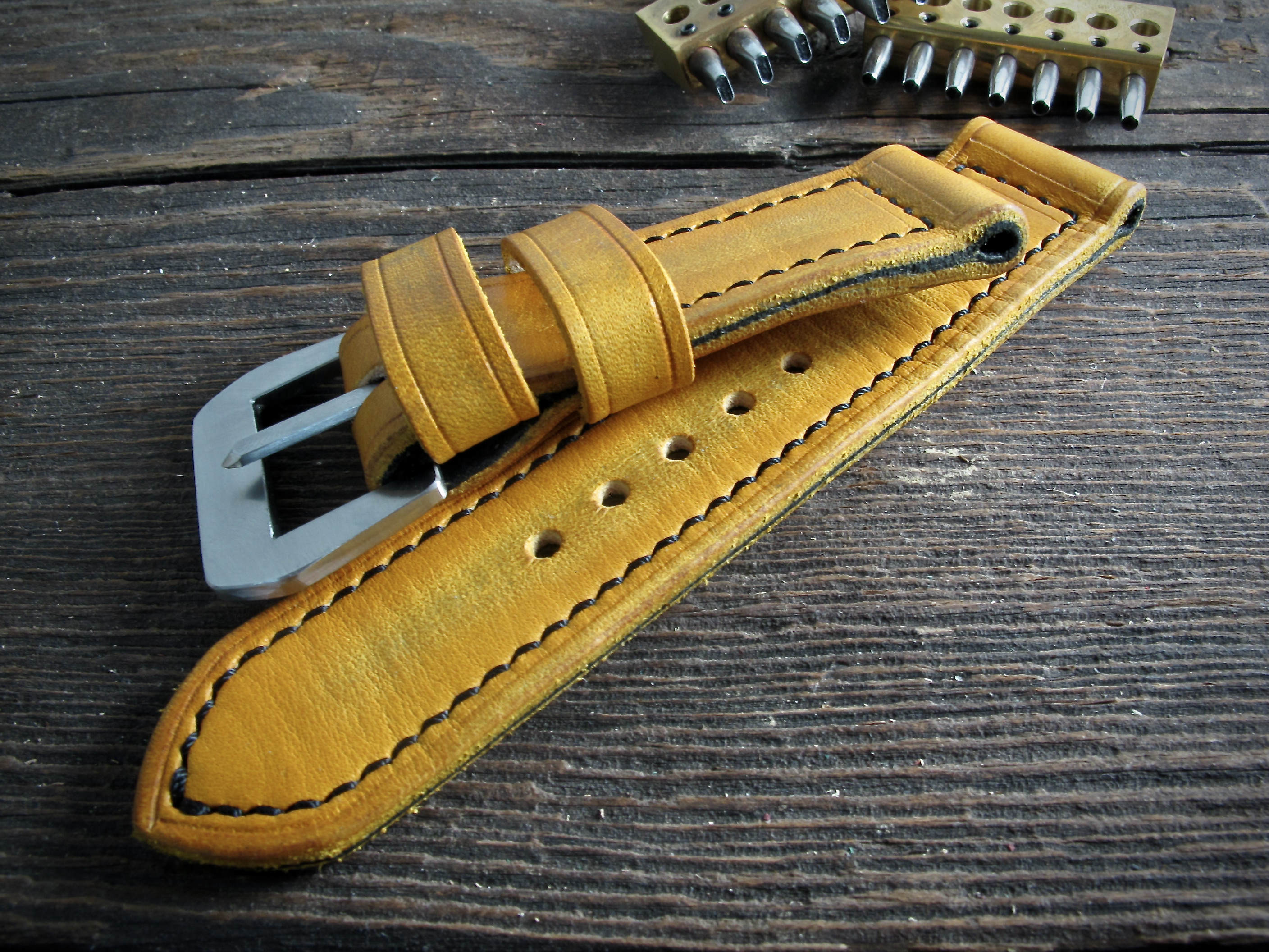 "Giallo" handmade leather strap - Image 4