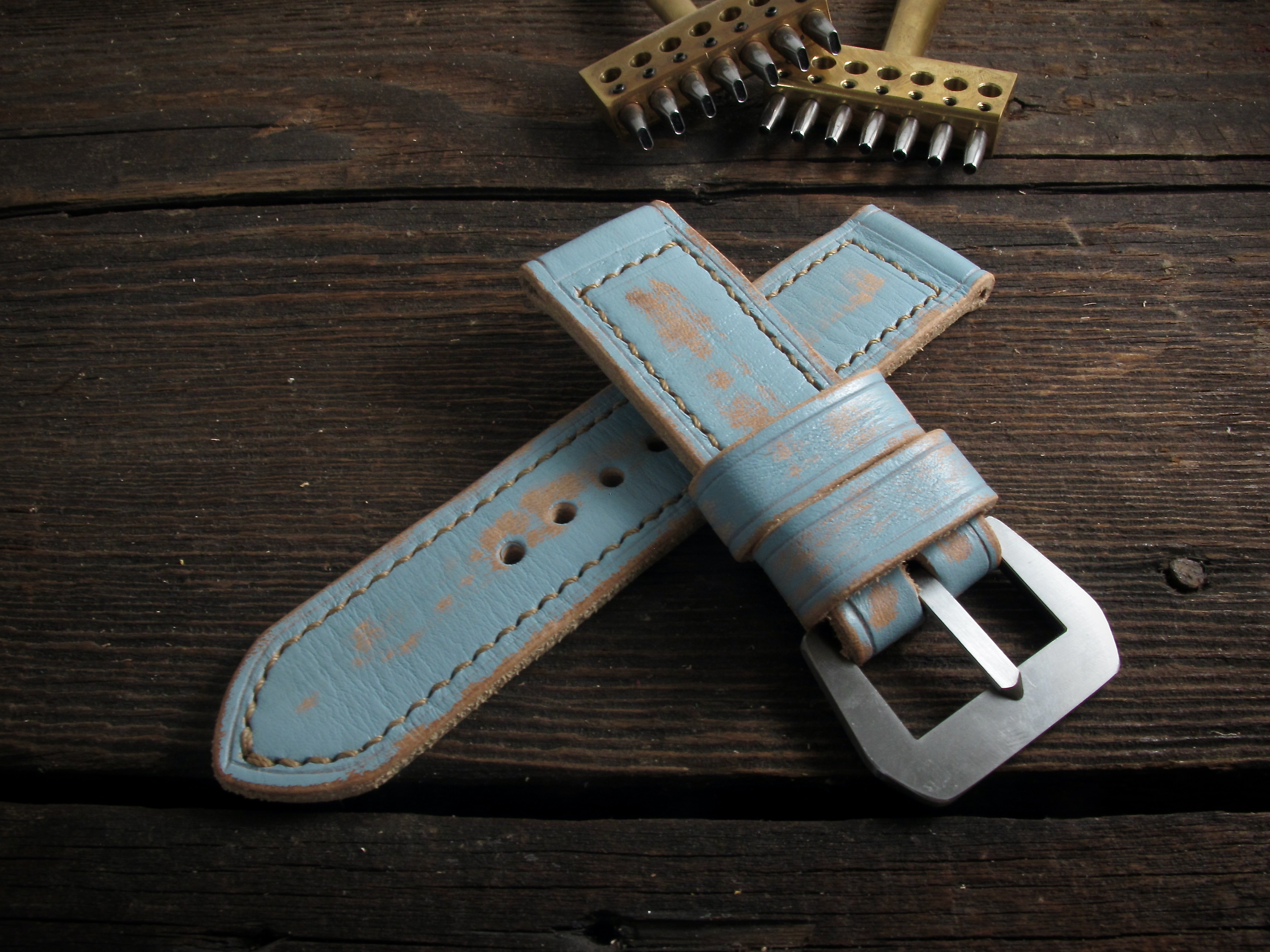 "Azzuro" handmade leather strap