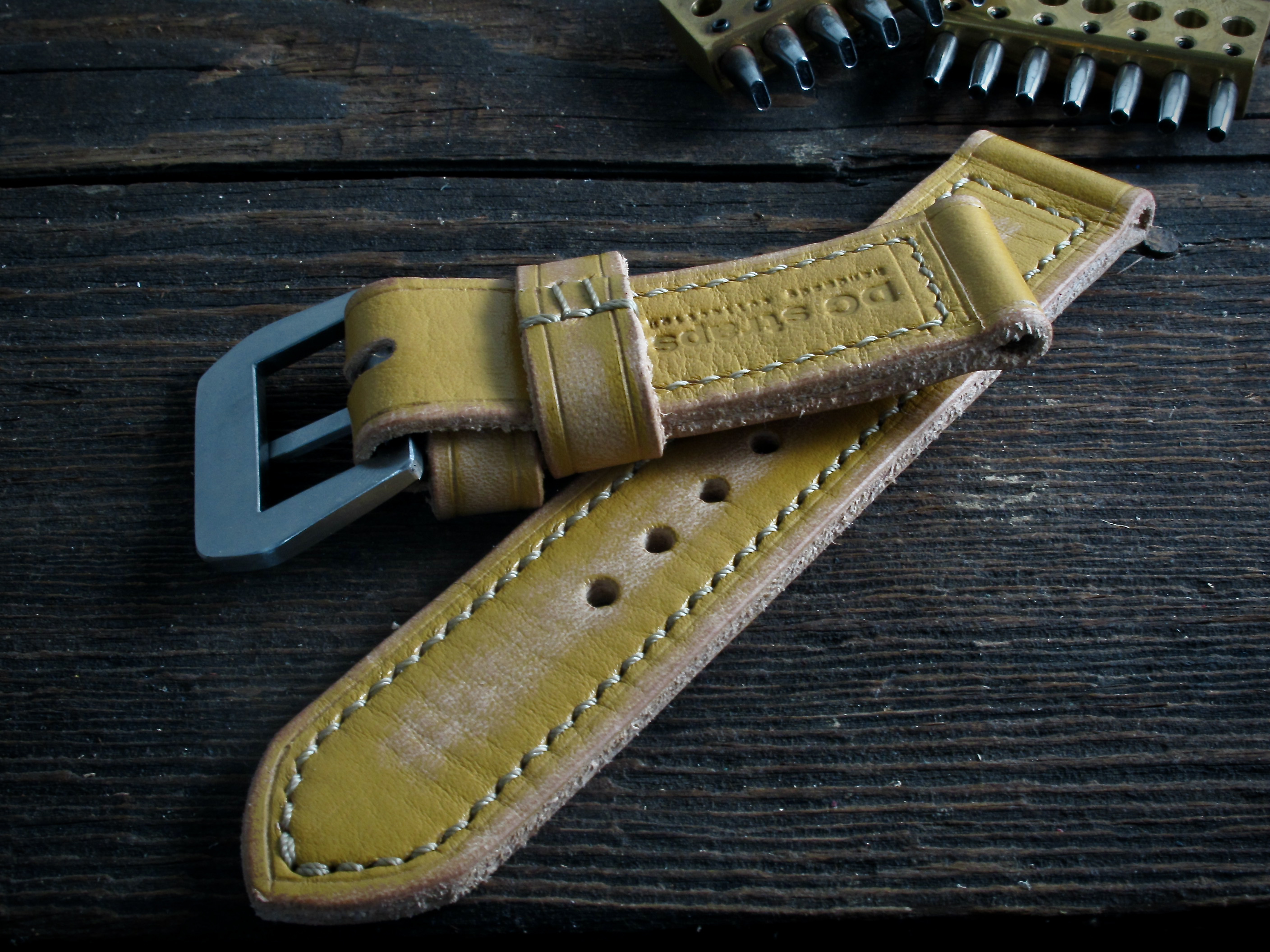 "Ocre" handmade leather strap - Image 5