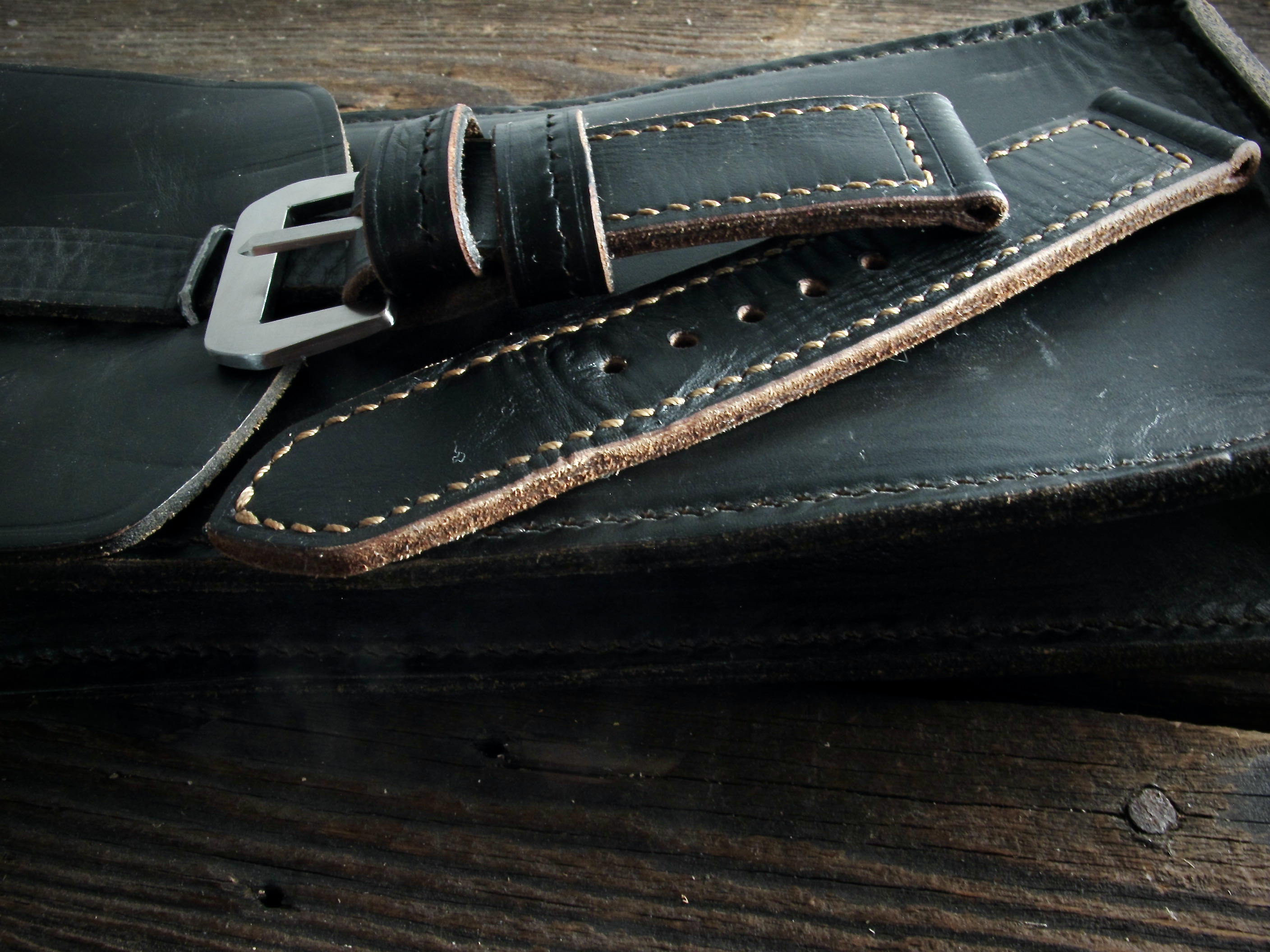 "French Ammo Black" handmade leather strap - Image 4
