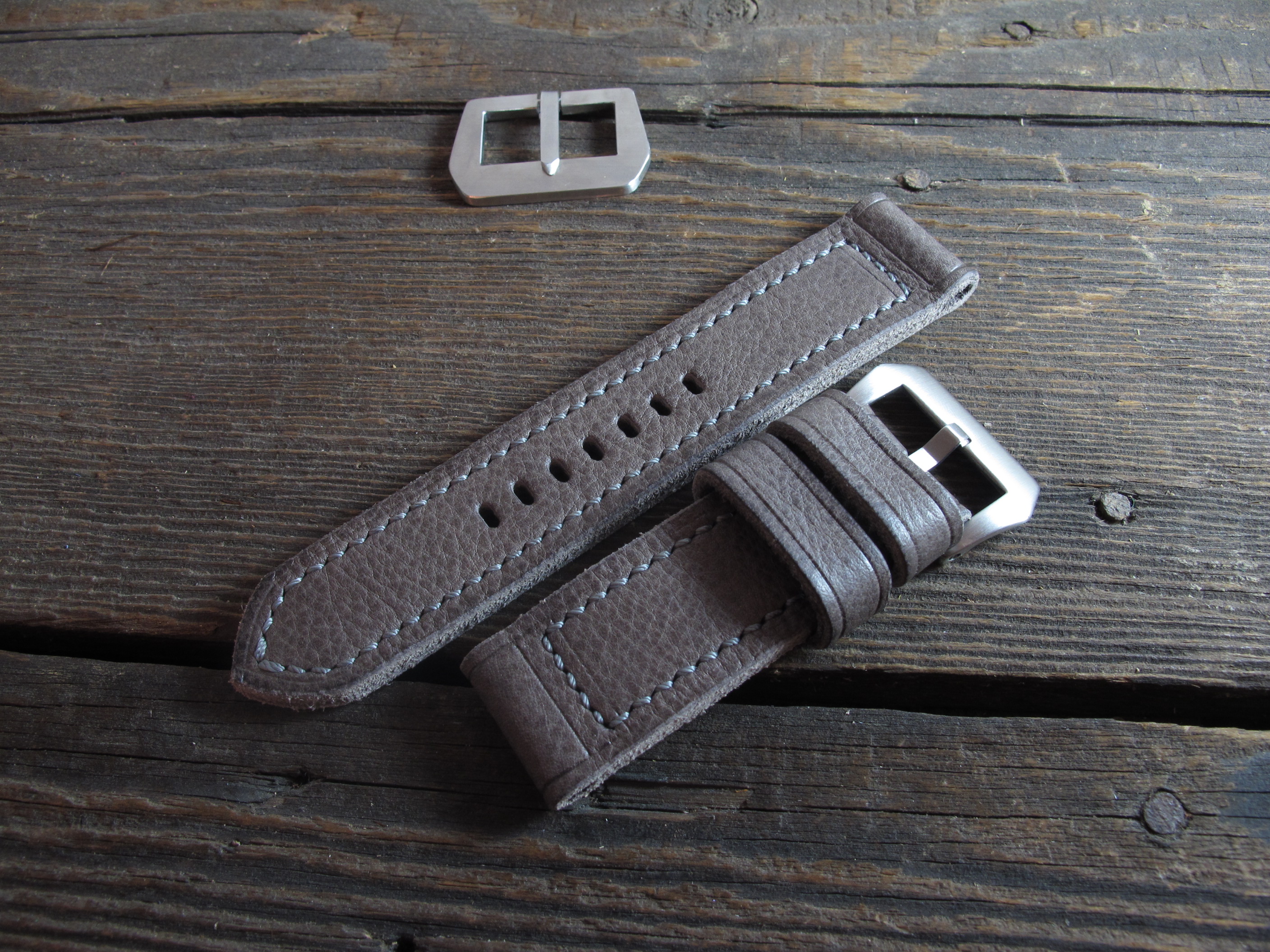 "Grigio II" handmade leather strap - Image 3
