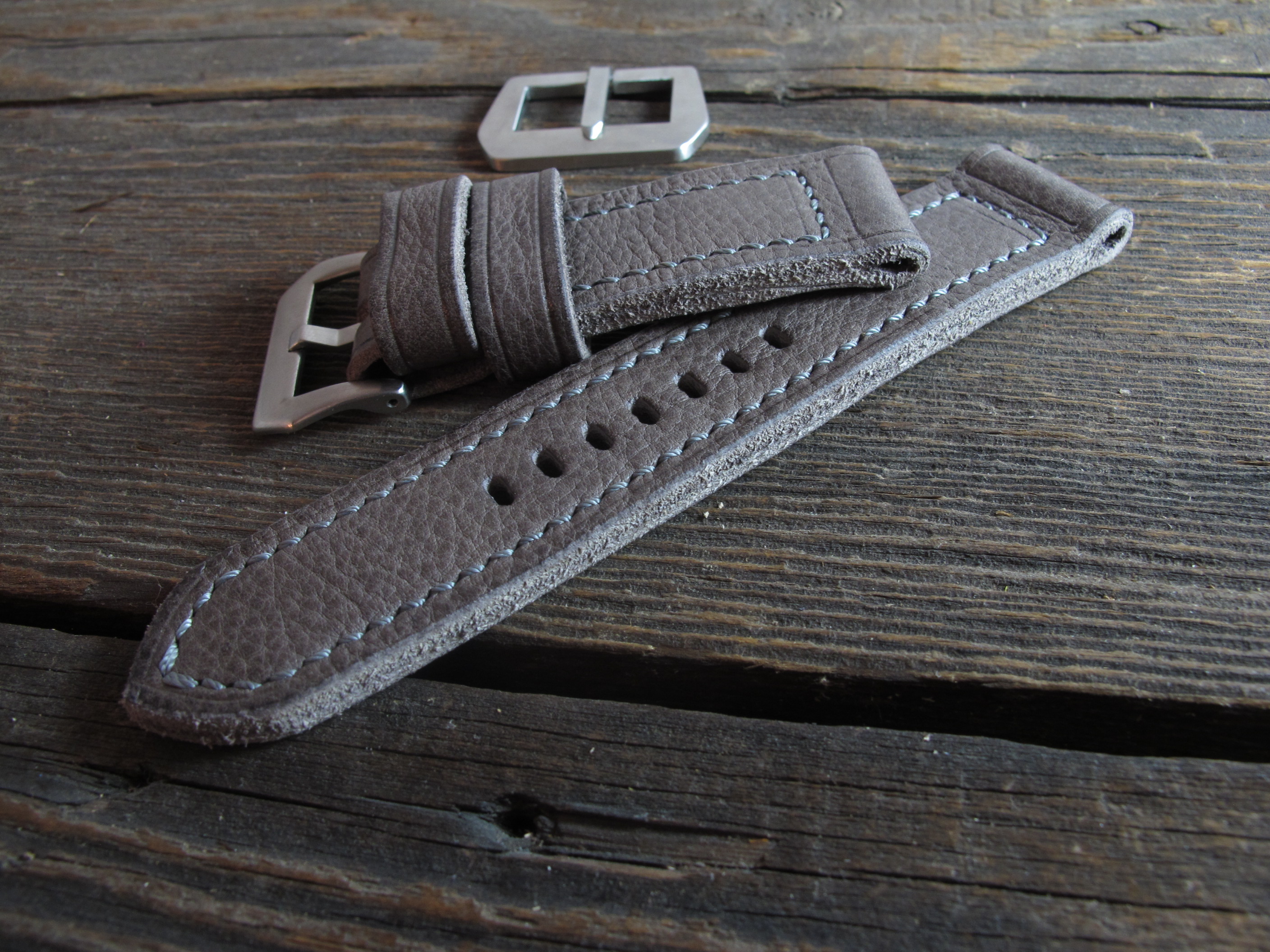 "Grigio II" handmade leather strap - Image 4