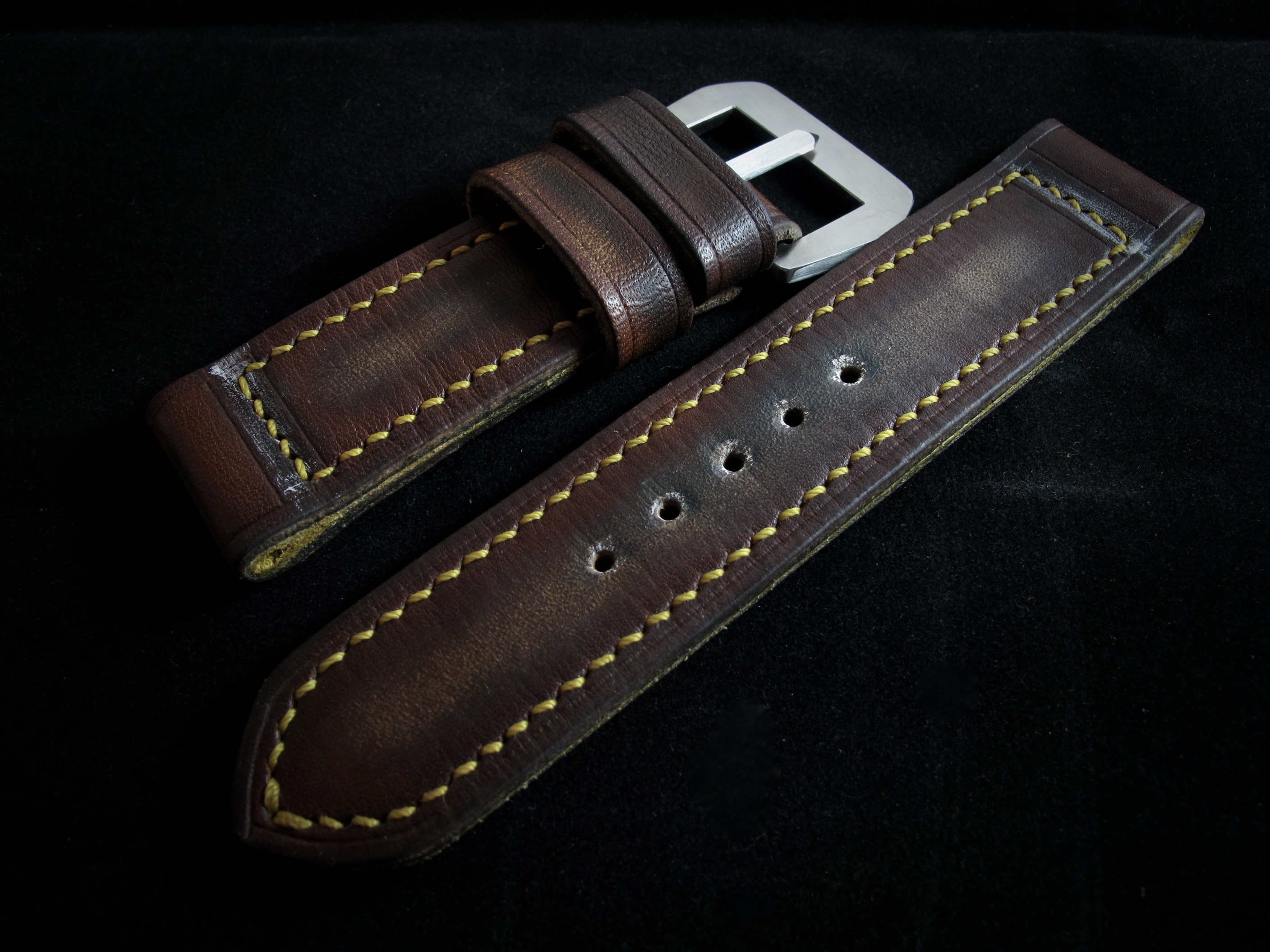"Flottiglia X" handmade leather strap - Image 3