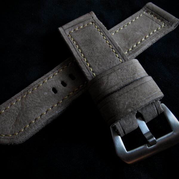 "Terra" handmade leather strap