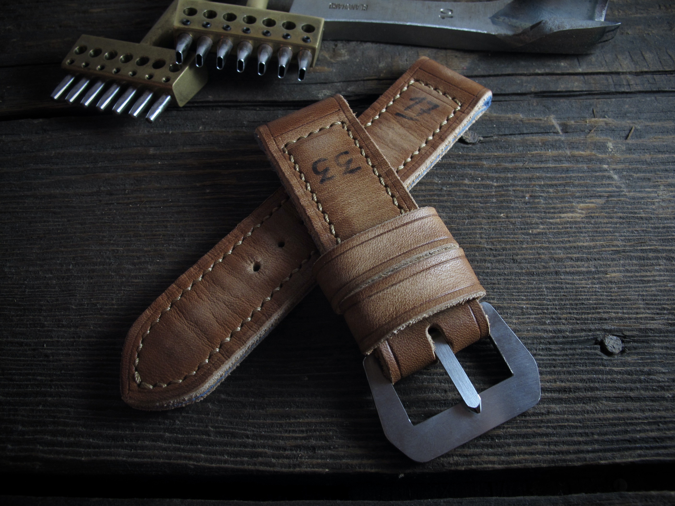 "Historica S" handmade leather strap