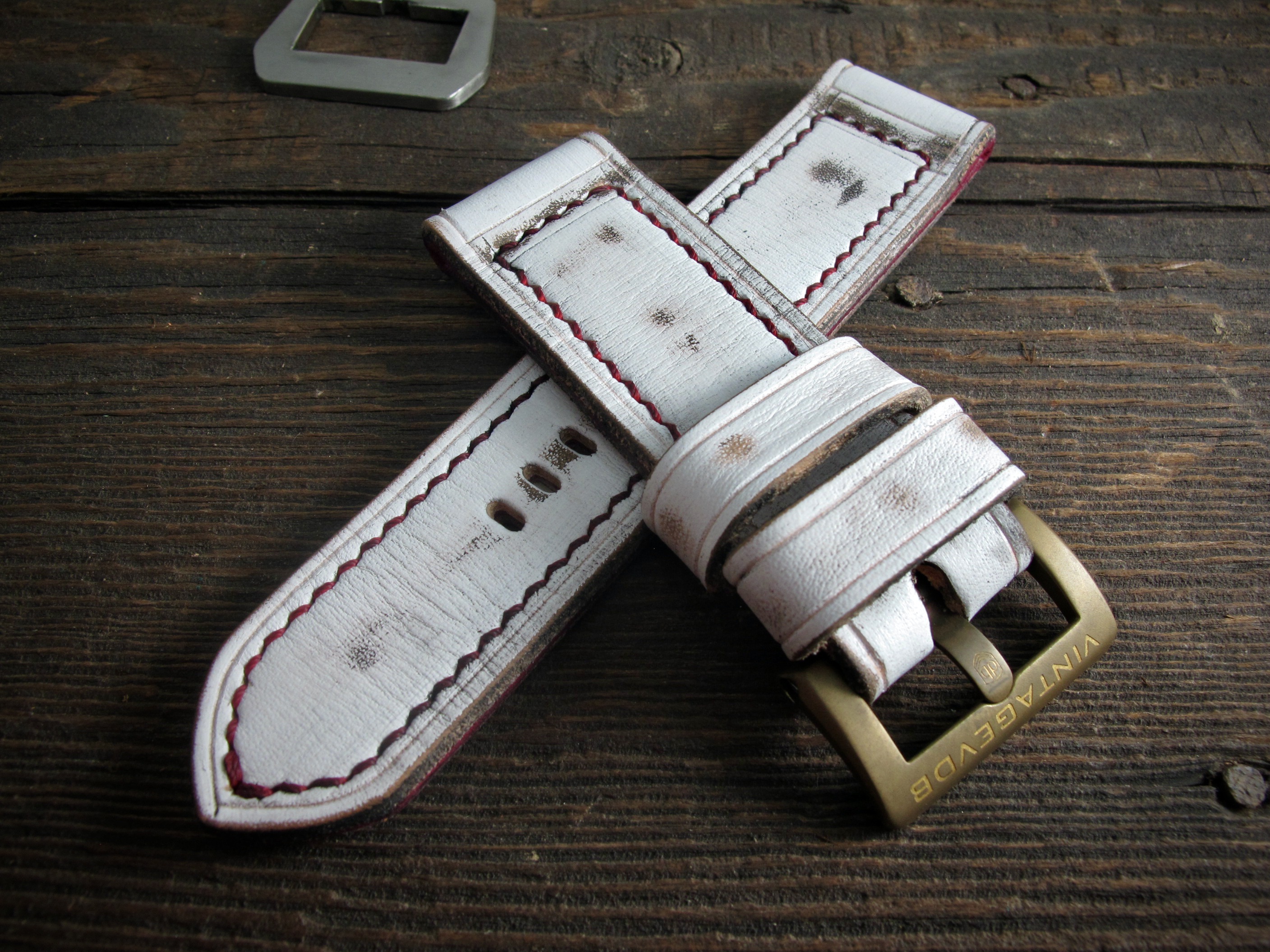 "Alba" handmade leather strap